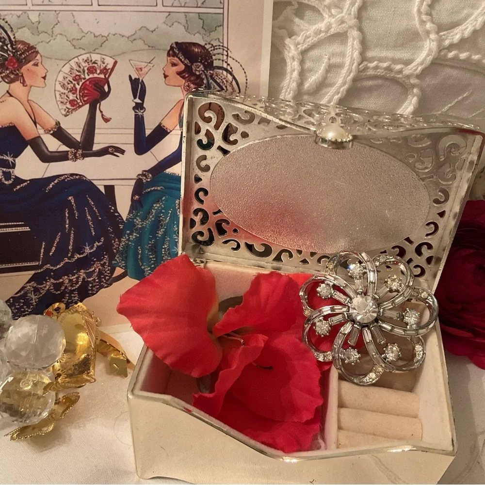 BEAUTIFUL VINTAGE 1950’s SIGNED CORO CLEAR CRYSTAL PIN/BROOCH - Picture 9 of 10